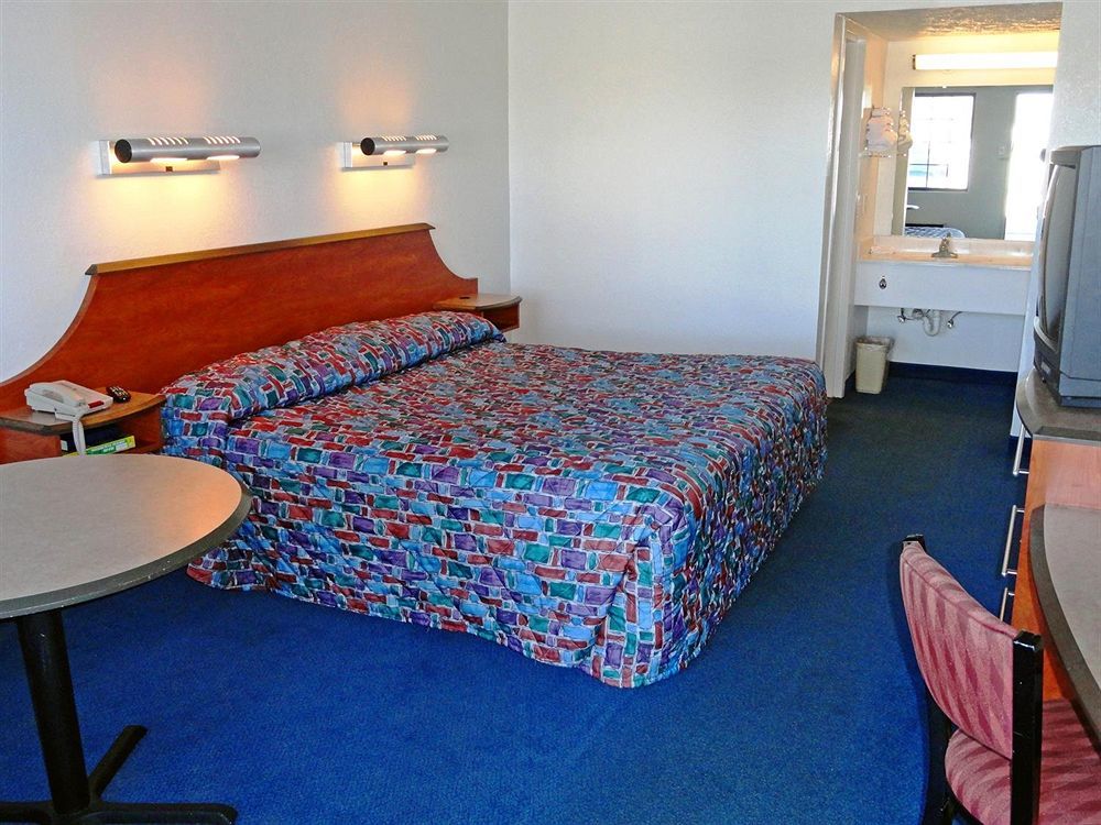 Days Inn By Wyndham Indianapolis South Buitenkant foto