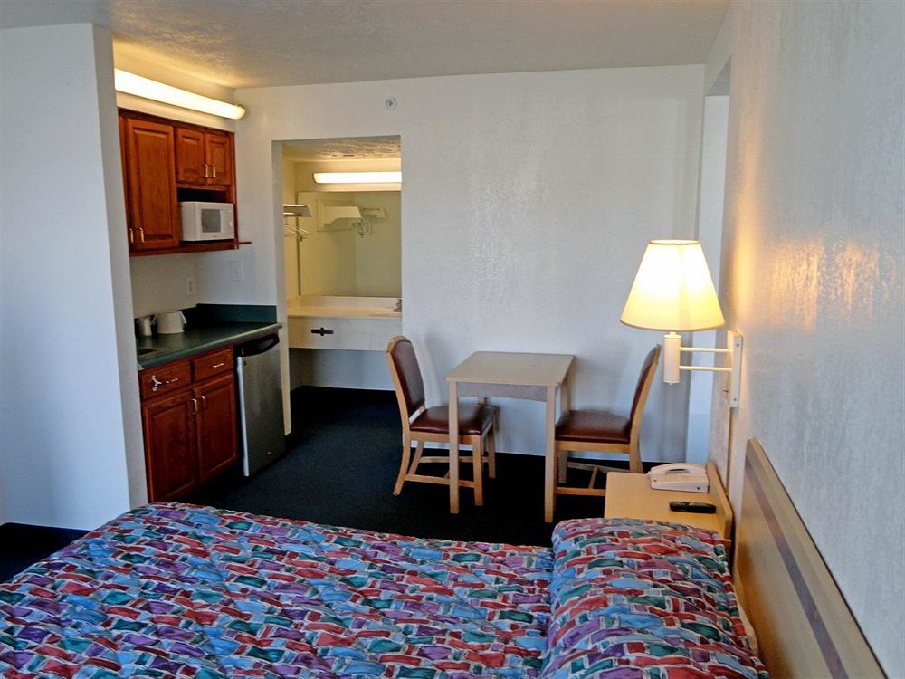 Days Inn By Wyndham Indianapolis South Buitenkant foto