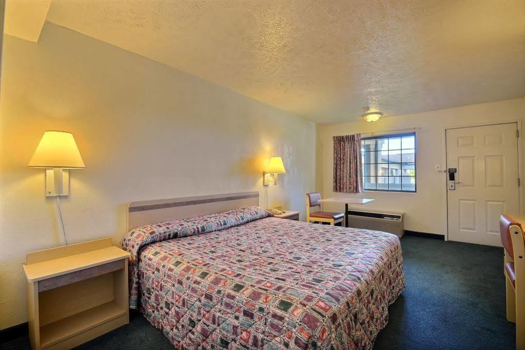 Days Inn By Wyndham Indianapolis South Buitenkant foto