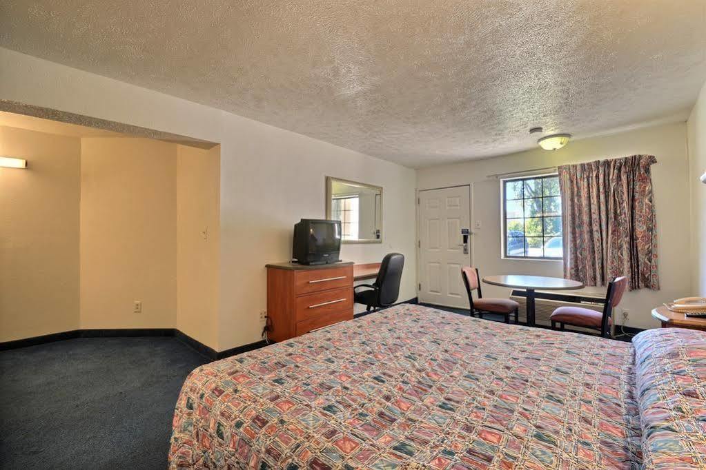 Days Inn By Wyndham Indianapolis South Buitenkant foto